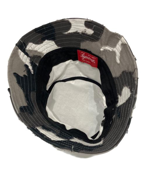 SUPREME（シュプリーム）SUPREME (シュプリーム) 25SS Layered Camo Crusher Snow Camo バケットハット グレーの古着・服飾アイテム