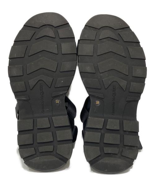 ALEXANDER McQUEEN（アレキサンダーマックイーン）ALEXANDER McQUEEN (アレキサンダーマックイーン) TREAD サンダル ブラック×グリーン サイズ:39の古着・服飾アイテム