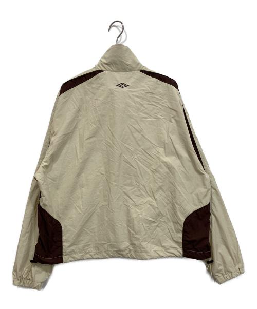 FREAK'S STORE（フリークスストア）FREAK'S STORE (フリークスストア) UMBRO (アンブロ) 26SS 別注 Nylon Track Jacket ベージュ サイズ:Mの古着・服飾アイテム