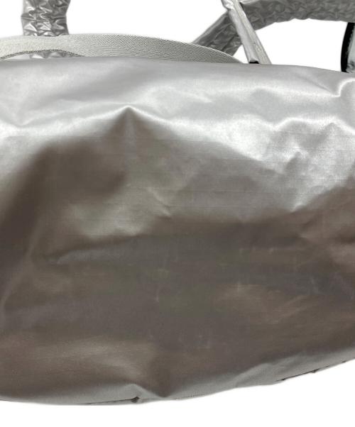 LeSportsac（レスポートサック）LeSportsac (レスポートサック) Snidel (スナイデル) SMALL VOYAGER MH コラボリュック シルバーの古着・服飾アイテム
