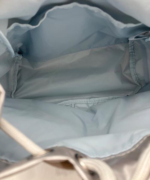 LeSportsac（レスポートサック）LeSportsac (レスポートサック) Snidel (スナイデル) SMALL VOYAGER MH コラボリュック シルバーの古着・服飾アイテム