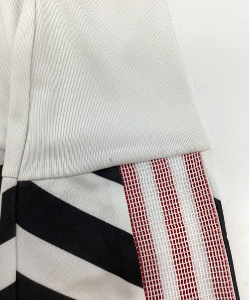 adidas（アディダス）adidas (アディダス) マンチェスターユナイテッド ハーフジップシャツ ホワイト×ブラック サイズ:Mの古着・服飾アイテム