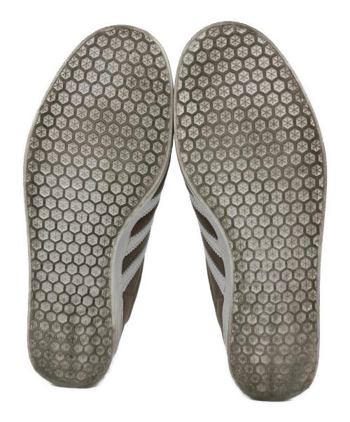 adidas（アディダス）adidas (アディダス) Gazelle 85 ベージュ×ホワイト サイズ:27の古着・服飾アイテム
