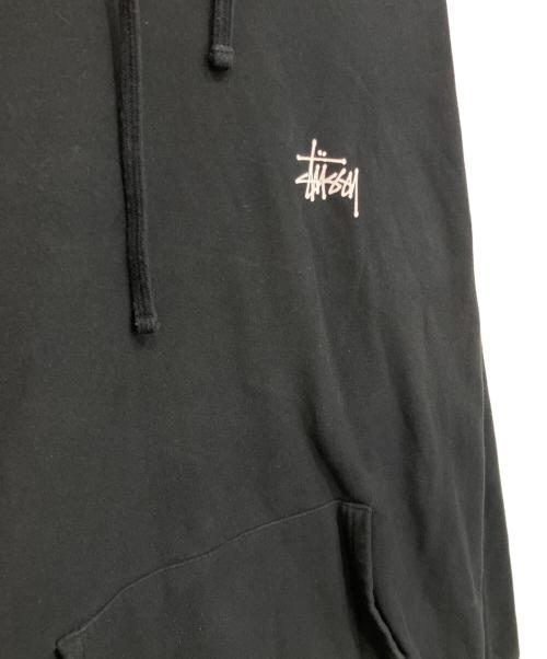 stussy（ステューシー）stussy (ステューシー) バックロゴプルオーバーパーカー ブラック サイズ:XLの古着・服飾アイテム