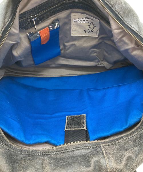 DIESEL（ディーゼル）DIESEL (ディーゼル) クラック加工2WAY ボストンバッグ Y2K グレーの古着・服飾アイテム