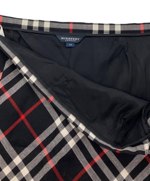 BURBERRY LONDON（バーバリーロンドン）BURBERRY LONDON (バーバリーロンドン) チェックスカート ブラック サイズ:40の古着・服飾アイテム