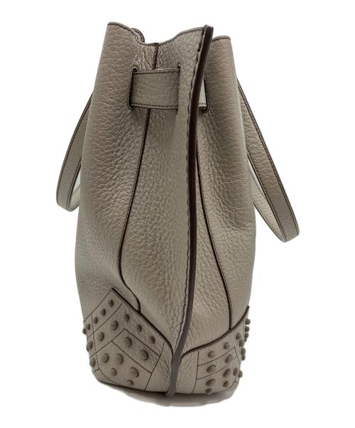 TOD'S（トッズ）TOD'S (トッズ) ウェーブ トートバッグ ベージュの古着・服飾アイテム