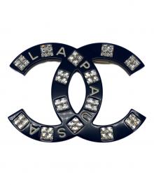 CHANEL（シャネル）の古着「ラインストーン CCマーク ブローチ」｜ネイビー