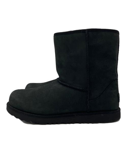 UGG（アグ）UGG (アグ) クラシック ショート II ウォータープルーフ ムートンブーツ ブラック サイズ:24.5の古着・服飾アイテム