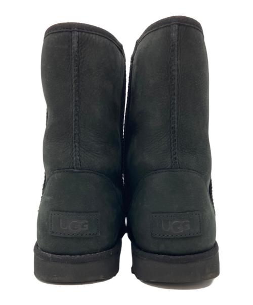 UGG（アグ）UGG (アグ) クラシック ショート II ウォータープルーフ ムートンブーツ ブラック サイズ:24.5の古着・服飾アイテム