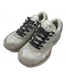 MIZUNO（ミズノ）の古着「WAVE PROPHECY LS ローカットスニーカー」｜ベージュ×グレー