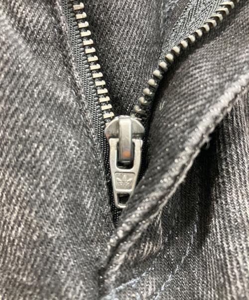 adidas（アディダス）adidas (アディダス) ルーズ デニムパンツ グレー サイズ:28の古着・服飾アイテム