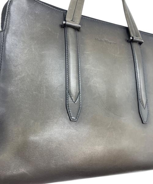 Salvatore Ferragamo（サルヴァトーレ フェラガモ）Salvatore Ferragamo (サルヴァトーレ フェラガモ) ビジネスバッグ カーキの古着・服飾アイテム