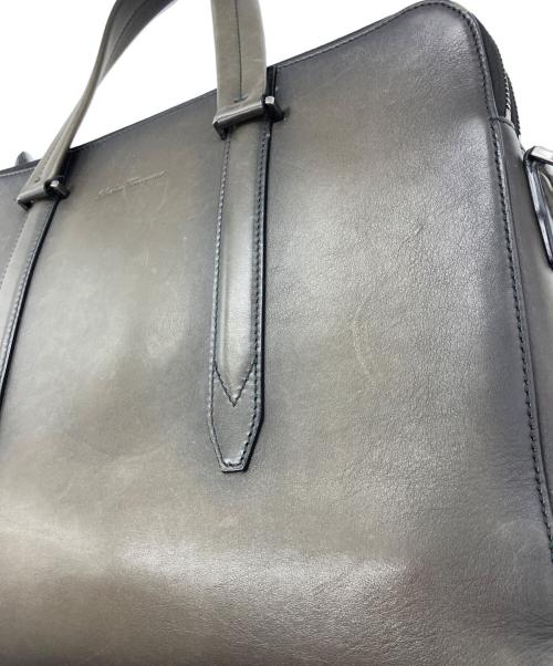 Salvatore Ferragamo（サルヴァトーレ フェラガモ）Salvatore Ferragamo (サルヴァトーレ フェラガモ) ビジネスバッグ カーキの古着・服飾アイテム
