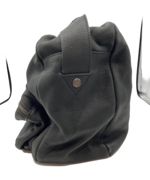 GIORGIO ARMANI（ジョルジオアルマーニ）GIORGIO ARMANI (ジョルジオアルマーニ) レザーショルダーバッグ ブラックの古着・服飾アイテム