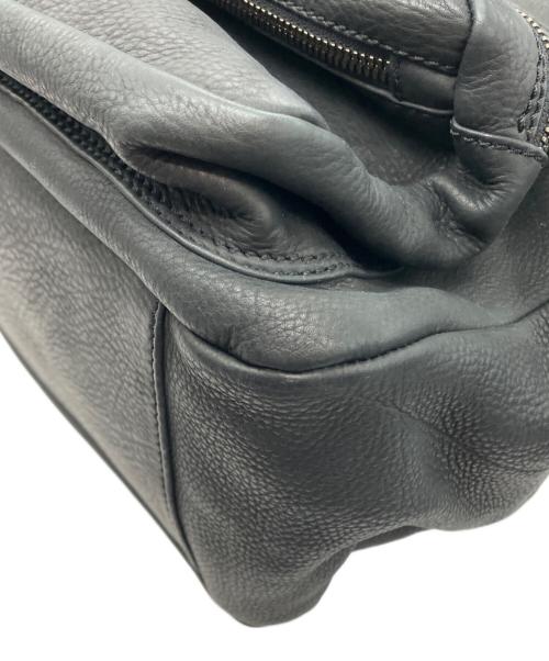 GIORGIO ARMANI（ジョルジオアルマーニ）GIORGIO ARMANI (ジョルジオアルマーニ) レザーショルダーバッグ ブラックの古着・服飾アイテム