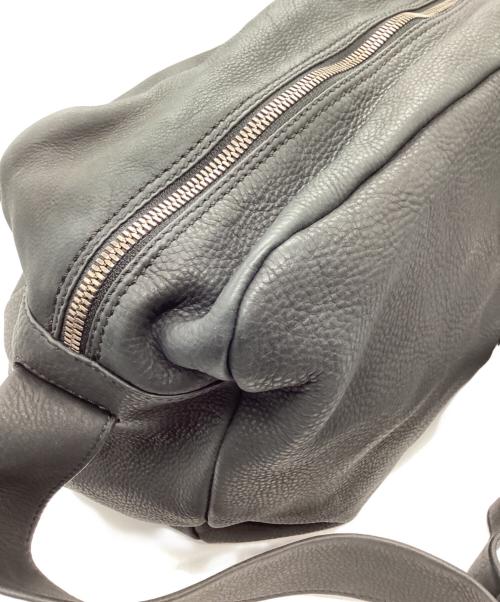 GIORGIO ARMANI（ジョルジオアルマーニ）GIORGIO ARMANI (ジョルジオアルマーニ) レザーショルダーバッグ ブラックの古着・服飾アイテム
