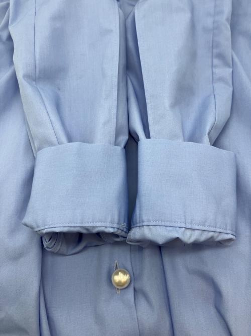 hue DAY TO EVENING（ヒュー デイ トゥ イブニング）hue DAY TO EVENING (ヒュー デイ トゥ イブニング) RUFFLE SLEEVE PEARL SHIRTS ブルー サイズ:freeの古着・服飾アイテム