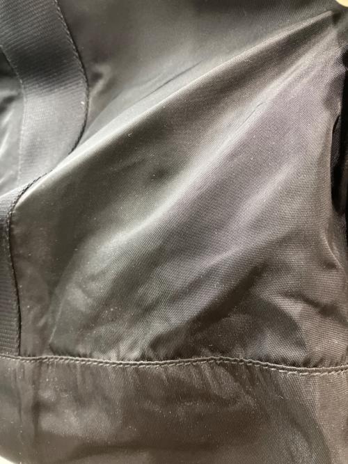 PRADA（プラダ）PRADA (プラダ) ロゴ金具 ナイロンボストンバッグ ブラックの古着・服飾アイテム