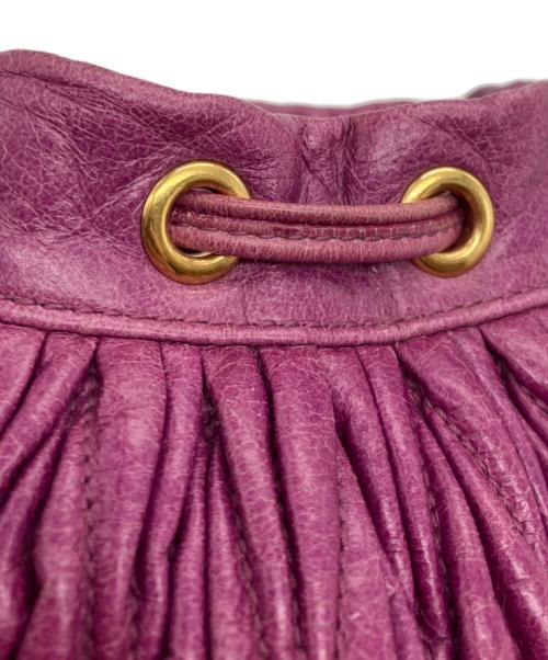 MIU MIU（ミュウミュウ）MIU MIU (ミュウミュウ) マテラッセ 巾着ショルダーバッグ パープルの古着・服飾アイテム