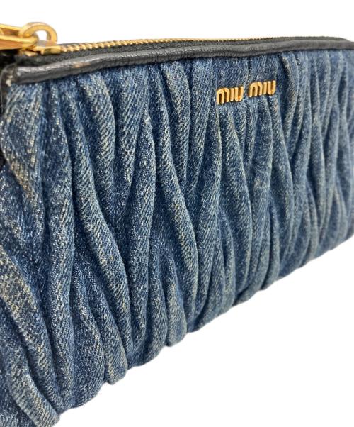 MIU MIU（ミュウミュウ）MIU MIU (ミュウミュウ) マテラッセ デニムレザークラッチバッグ インディゴの古着・服飾アイテム
