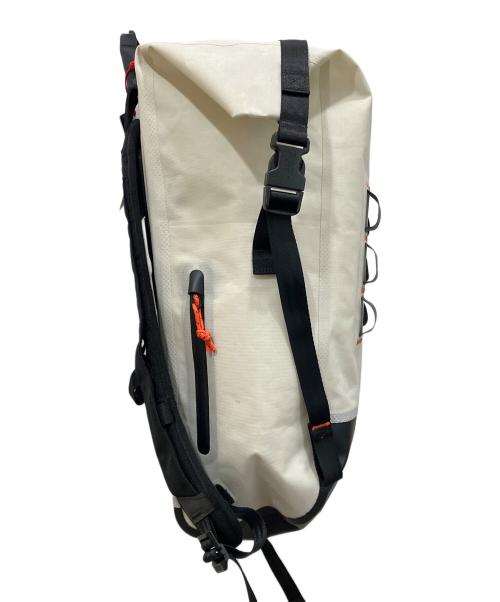CHROME（クローム）CHROME (クローム) URBAN EX 2.0 ROLLTOP 20L バックパック ホワイトの古着・服飾アイテム