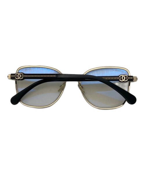 CHANEL（シャネル）CHANEL (シャネル) ココマークチェーンモチーフサングラス ゴールド×ブラック サイズ:55□17 140の古着・服飾アイテム