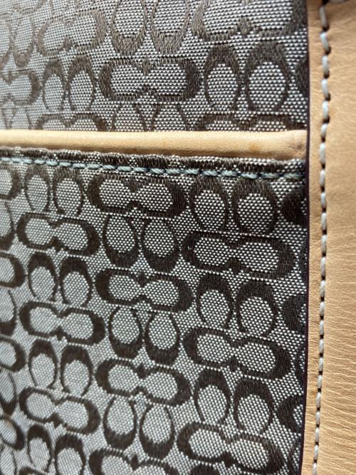 COACH（コーチ）COACH (コーチ) マイクロシグネチャートートバッグ ベージュの古着・服飾アイテム