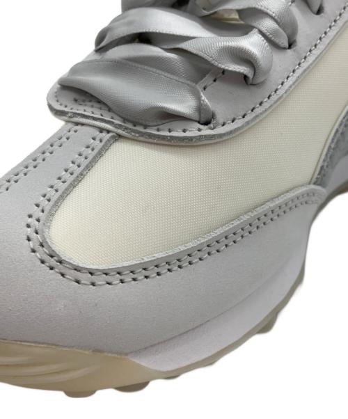 PUMA（プーマ）PUMA (プーマ) FRAY ID (フレイ アイディー) Easy Rider ローカットスニーカー ホワイト×グレー サイズ:23.5の古着・服飾アイテム