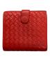 BOTTEGA VENETA（ボッテガベネタ）の古着「イントレチャート2つ折り財布」｜レッド