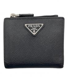 PRADA（プラダ）の古着「サフィアーノトライアングル財布」｜ブラック