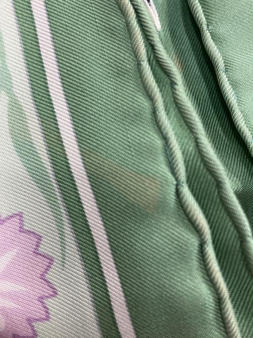 HERMES（エルメス）HERMES (エルメス) カレ90 スカーフ 野生のカーネーションとナデシコ科の植物 グリーンの古着・服飾アイテム