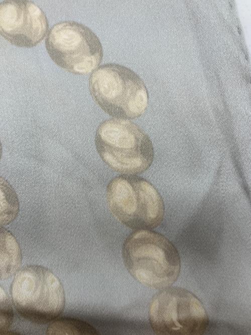 CHANEL（シャネル）CHANEL (シャネル) カメリアパール グリポワ スカーフ ライトグレーの古着・服飾アイテム