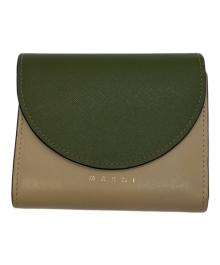MARNI（マルニ）の古着「レザー 3つ折り財布」｜ベージュ×グリーン