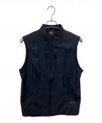 OAKLEYオークリー）の古着「Latitude Arc Vest」｜ブラック