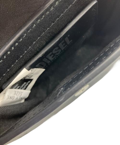 DIESEL（ディーゼル）DIESEL (ディーゼル) 1dr xs distressed crossbody bag ブラックの古着・服飾アイテム