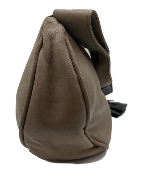 Vivienne Westwood（ヴィヴィアンウエストウッド）Vivienne Westwood (ヴィヴィアンウエストウッド) オーブ型押しタッセルレザートートバッグ ベージュ×ネイビー サイズ:下記参照の古着・服飾アイテム