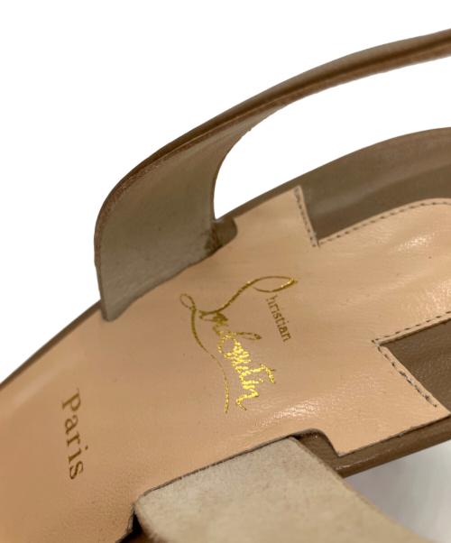 Christian Louboutin（クリスチャン・ルブタン）Christian Louboutin (クリスチャン・ルブタン) メタルポインテッドトゥパンプス ベージュ サイズ:39の古着・服飾アイテム