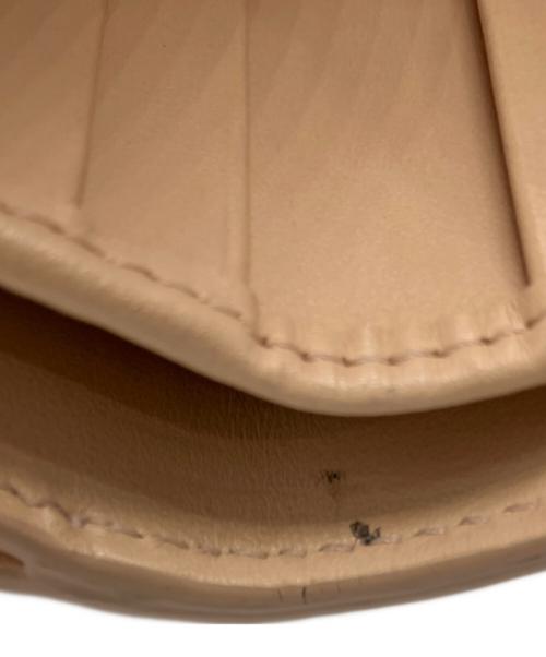 Chloe（クロエ）Chloe (クロエ) Cロゴコンパクトウォレット ベージュの古着・服飾アイテム