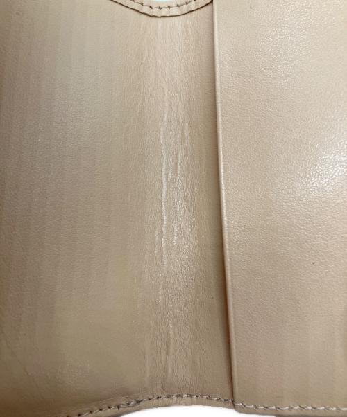 Chloe（クロエ）Chloe (クロエ) Cロゴコンパクトウォレット ベージュの古着・服飾アイテム