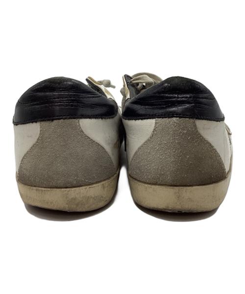 GOLDEN GOOSE（ゴールデングース）GOLDEN GOOSE (ゴールデングース) SUPERSTAR ダメージ加工スニーカー ベージュ×ブラック サイズ:38の古着・服飾アイテム
