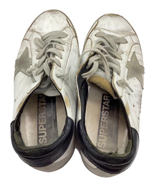 GOLDEN GOOSE（ゴールデングース）GOLDEN GOOSE (ゴールデングース) SUPERSTAR ダメージ加工スニーカー ベージュ×ブラック サイズ:38の古着・服飾アイテム