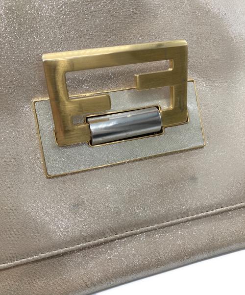 FENDI（フェンディ）FENDI (フェンディ) ショルダーバッグ ベージュの古着・服飾アイテム