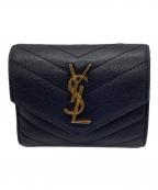 Saint Laurent Parisサンローランパリ）の古着「カサンドラ 三つ折り財布」｜ブラック