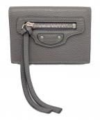 BALENCIAGAバレンシアガ）の古着「ネオクラシックコンパクト三つ折りウォレット」｜グレー