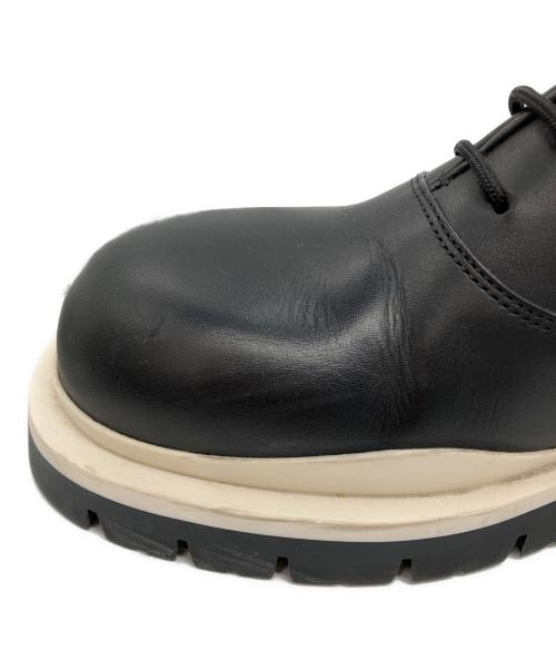 BOTTEGA VENETA（ボッテガベネタ）BOTTEGA VENETA (ボッテガベネタ) TIRE LACE UP MILITARY CALF ブラック×ホワイト サイズ:41 1/2の古着・服飾アイテム