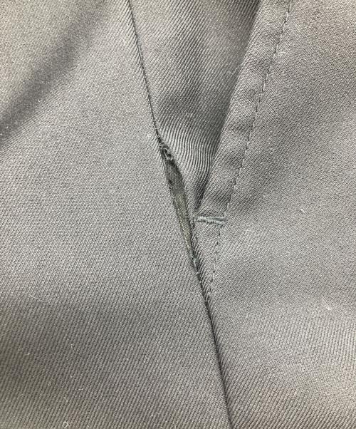 s'yte（サイト）S'YTE (サイト) 2-TUCK TAPERED BELT PANTS ブラック サイズ:3の古着・服飾アイテム