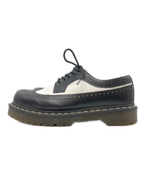 Dr.Martens（ドクターマーチン）Dr.Martens (ドクターマーチン) ウィングチップシューズ ブラック×ホワイト サイズ:US8の古着・服飾アイテム