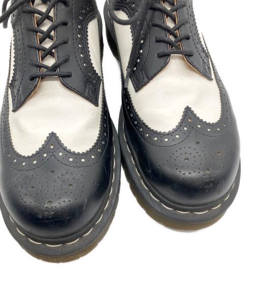 Dr.Martens（ドクターマーチン）Dr.Martens (ドクターマーチン) ウィングチップシューズ ブラック×ホワイト サイズ:US8の古着・服飾アイテム