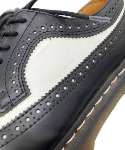 Dr.Martens（ドクターマーチン）Dr.Martens (ドクターマーチン) ウィングチップシューズ ブラック×ホワイト サイズ:US8の古着・服飾アイテム